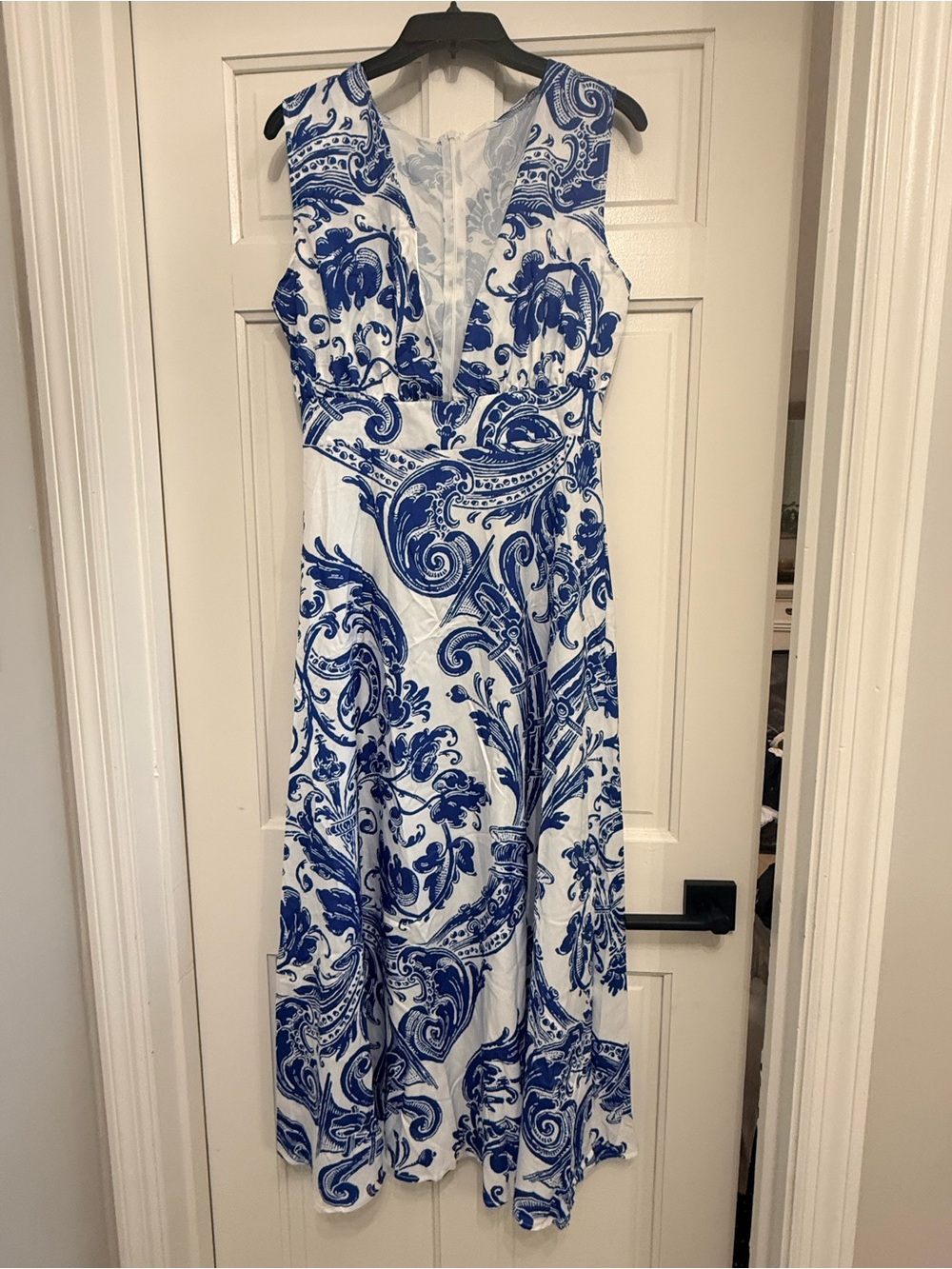 Sleeveless White & Blue Paisley V-Neck Dress NWOT